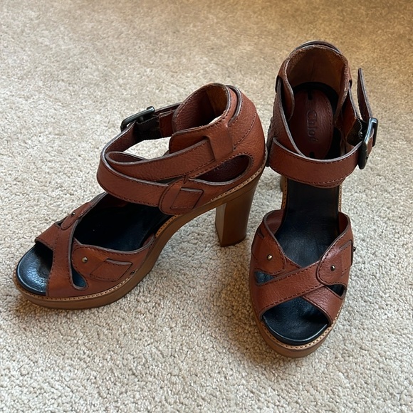 Chloe Shoes - Chloe Brown Platform Sandals